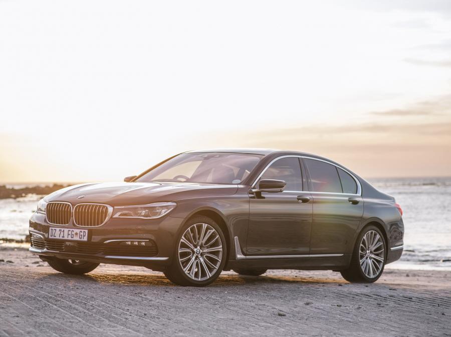  BMW 740i 2016 года  (ZA) (фото 18 из 30)